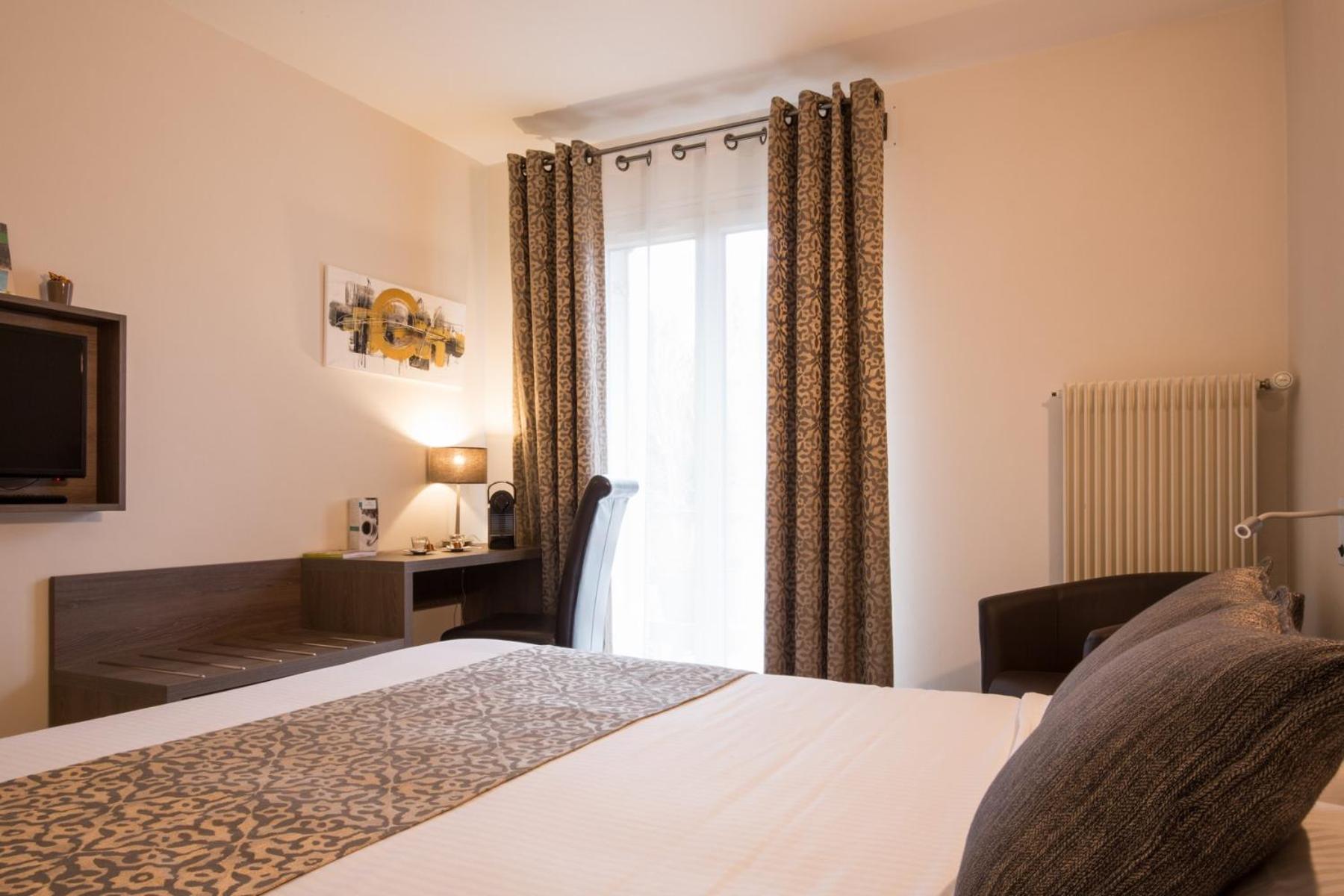 Logis Hotel Le Petit Casset La Boisse Værelse billede
