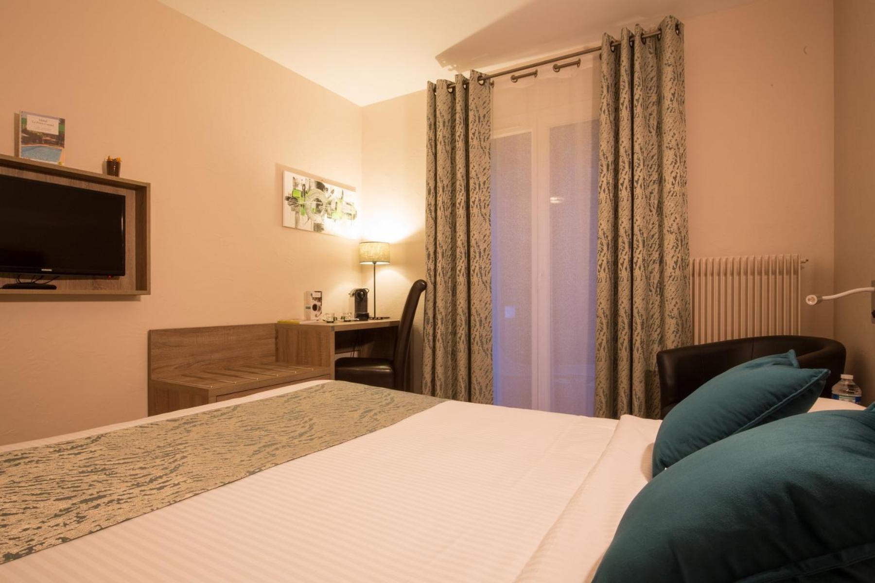 Logis Hotel Le Petit Casset La Boisse Værelse billede