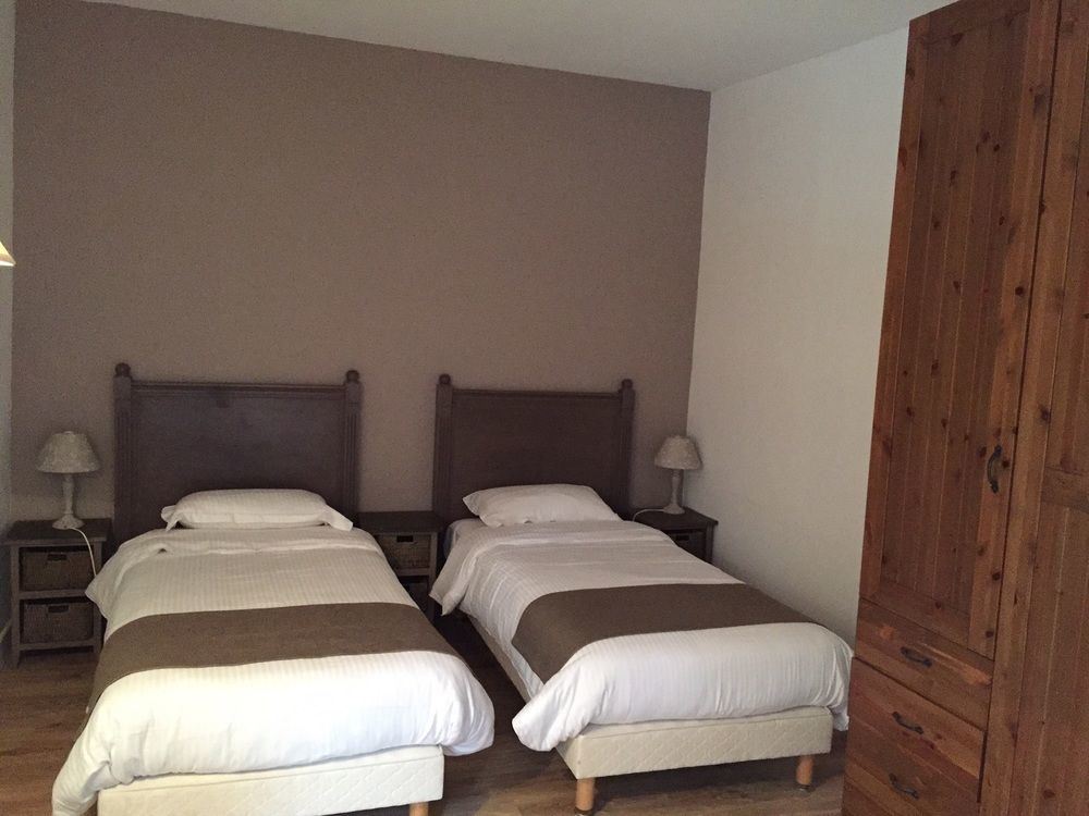 Logis Hotel Le Petit Casset La Boisse Eksteriør billede