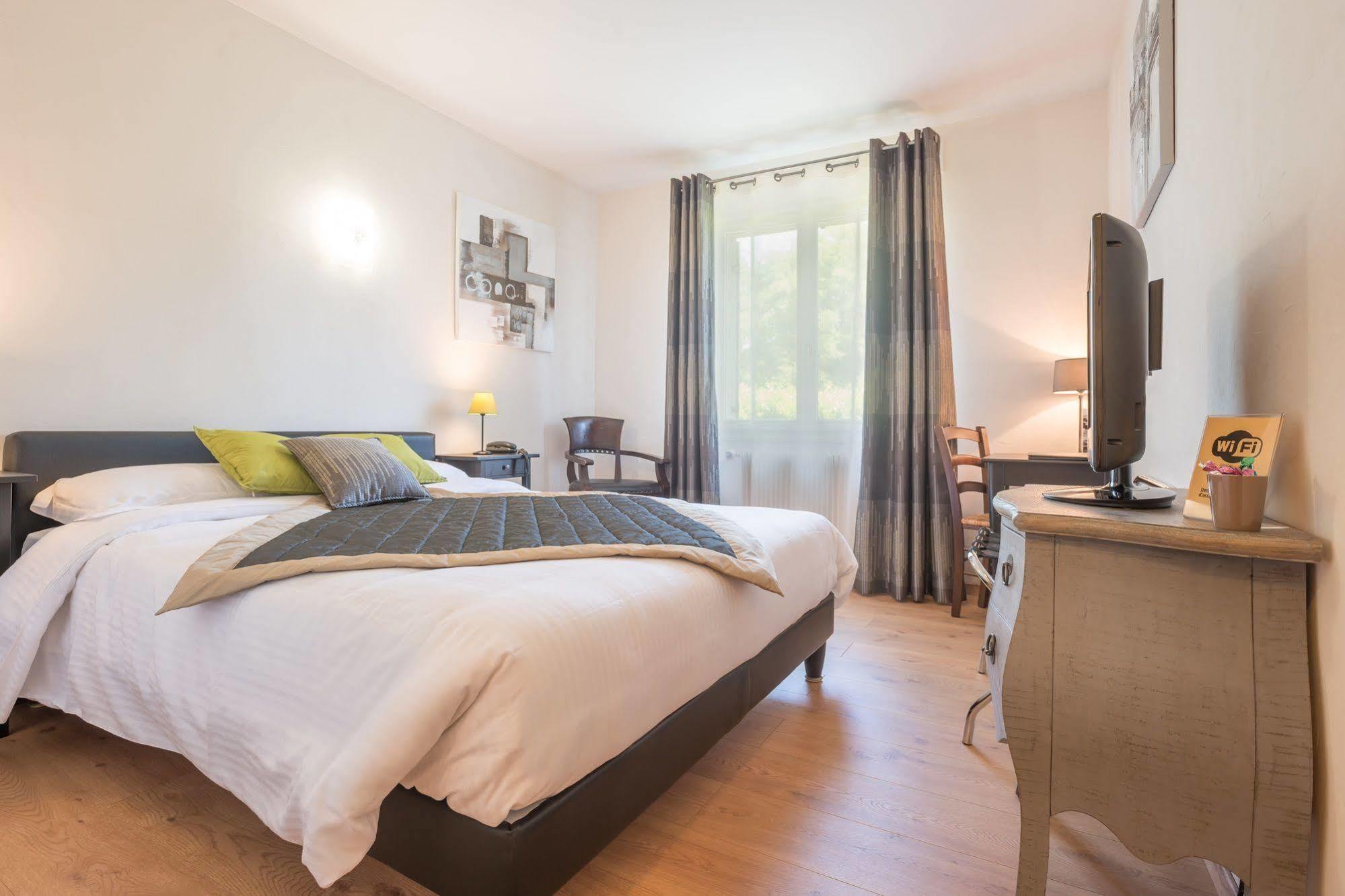 Logis Hotel Le Petit Casset La Boisse Eksteriør billede