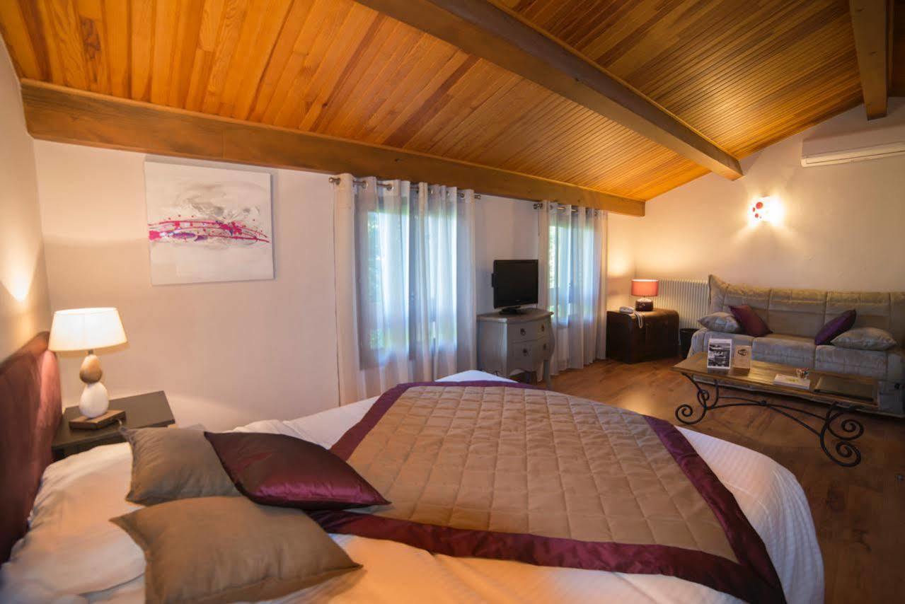 Logis Hotel Le Petit Casset La Boisse Eksteriør billede