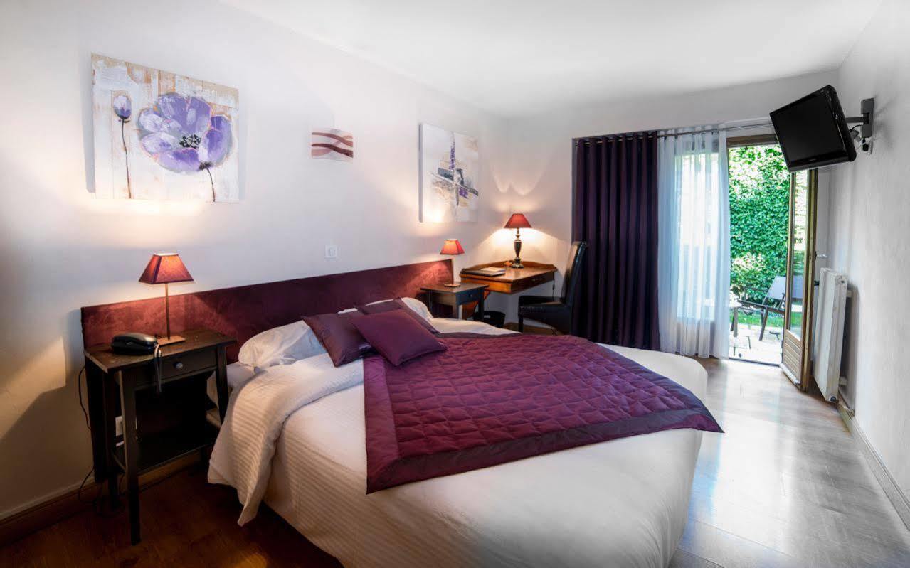 Logis Hotel Le Petit Casset La Boisse Eksteriør billede
